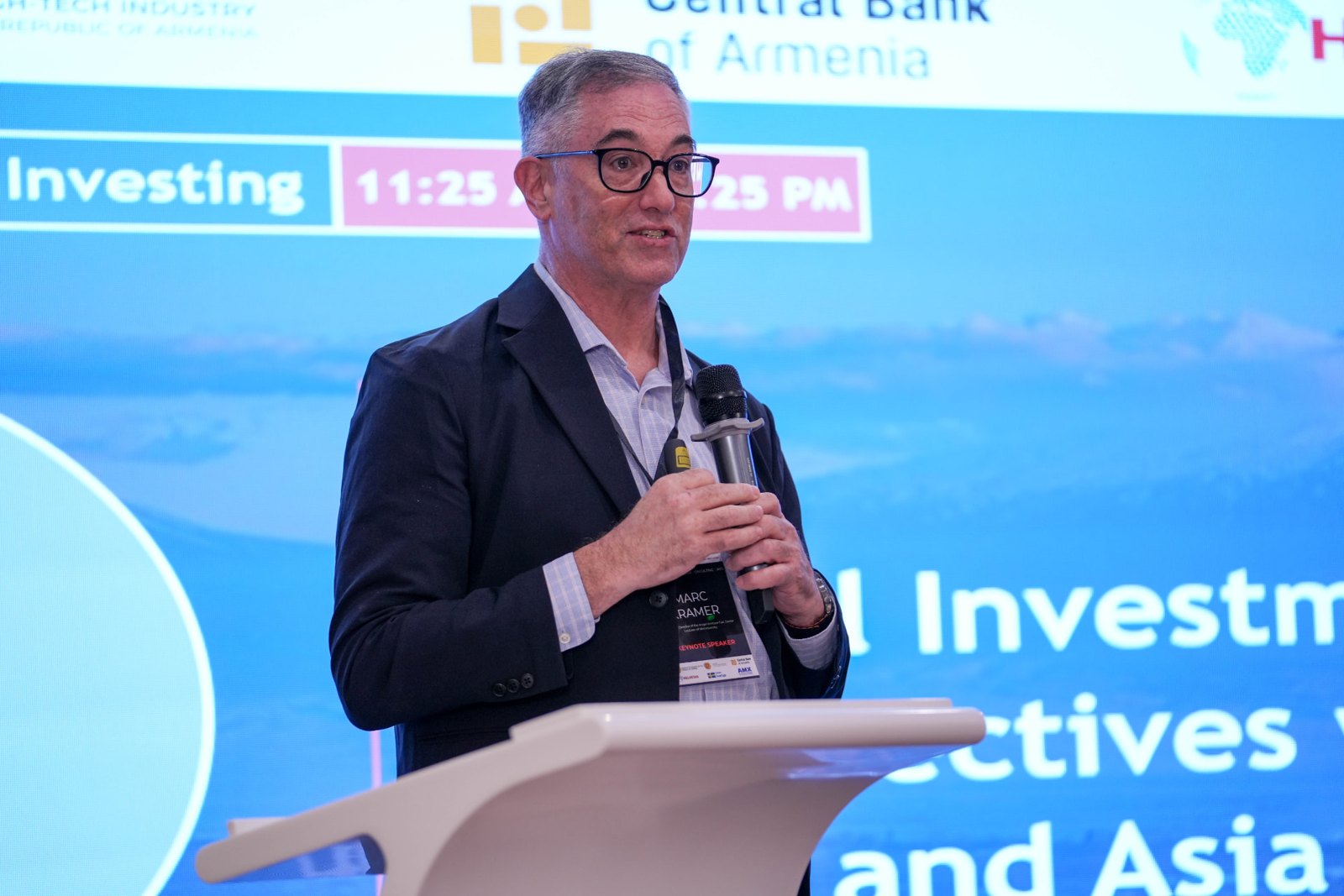 Marc Kramer keynoting at a fintech conference