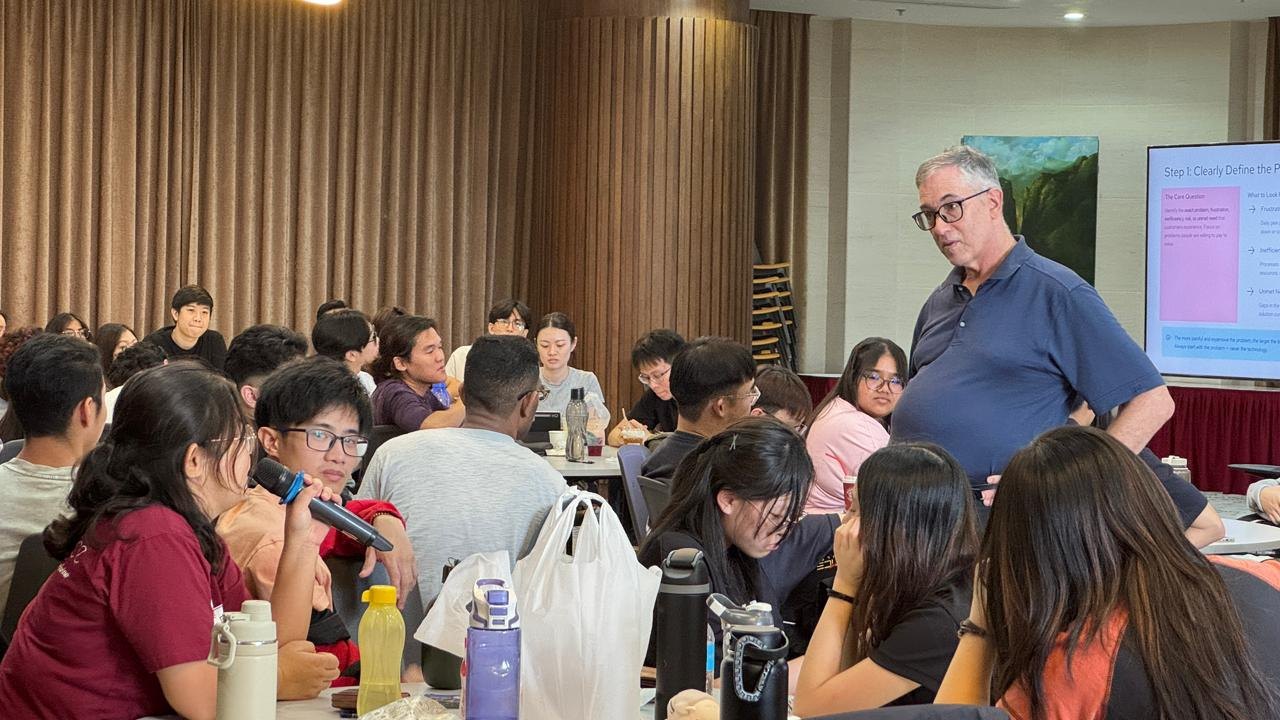 Marc Kramer leading a workshop with students